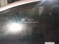 Fiat bravo dvojka prednje levo staklo